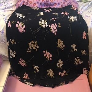 Ann Taylor Loft floral print skirt. Size 8. NWOT.